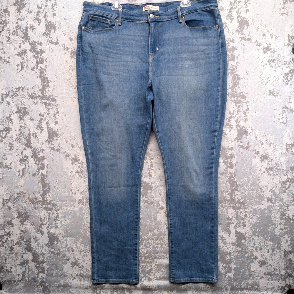 Signature Levi Strauss Womens Mid-Rise Straight Jeans Blue Medium Wash W35 L32